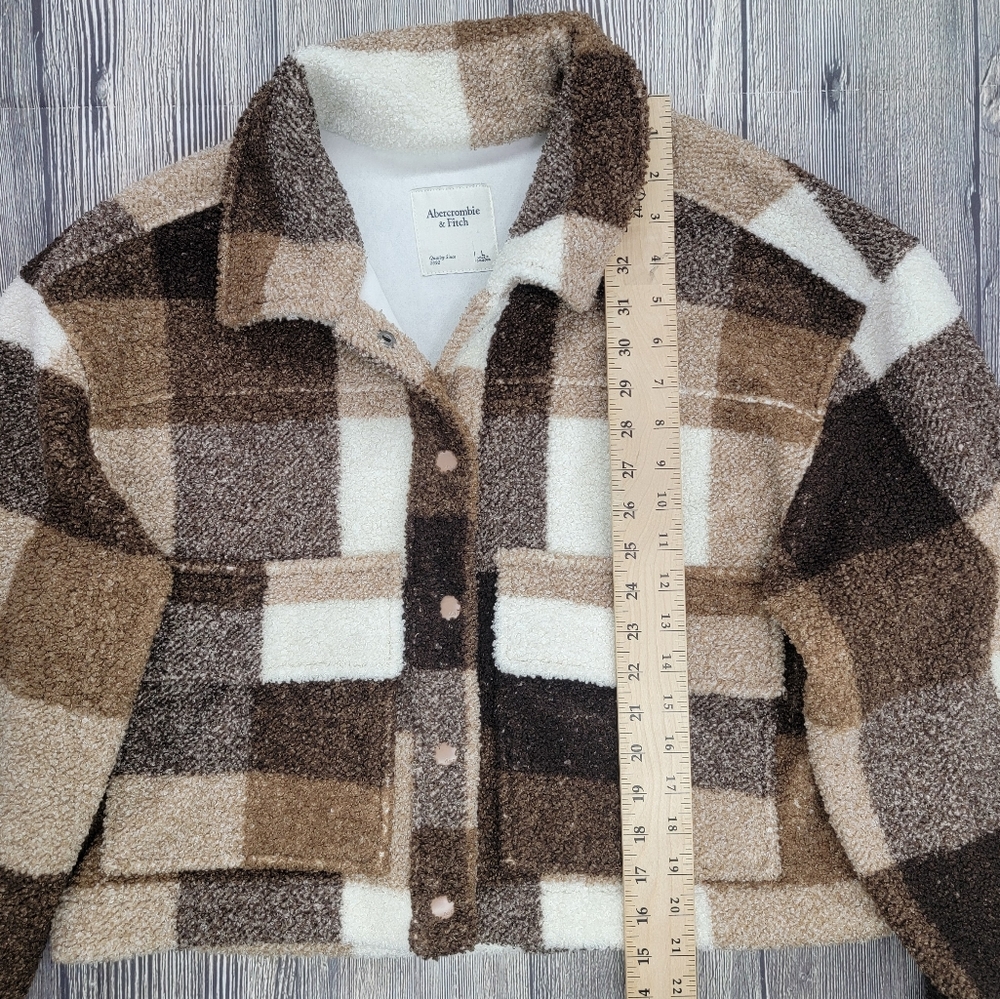 Abercrombie & Fitch Women's Plaid Cropped Teddy Snap Button Jacket Shacket - Picture 13 of 13